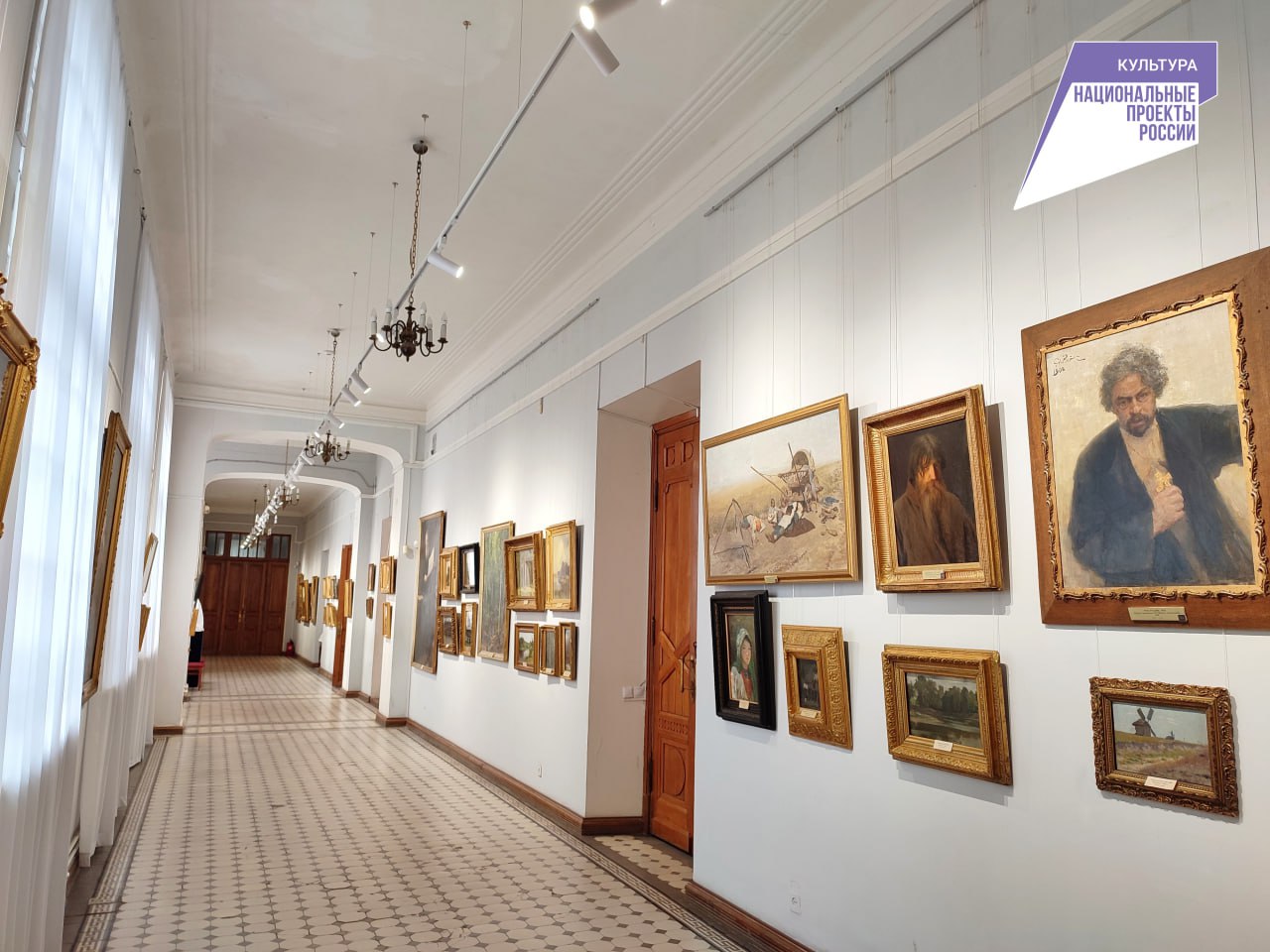 Экспонаты Пензенской картинной галереи предстали в новом свете