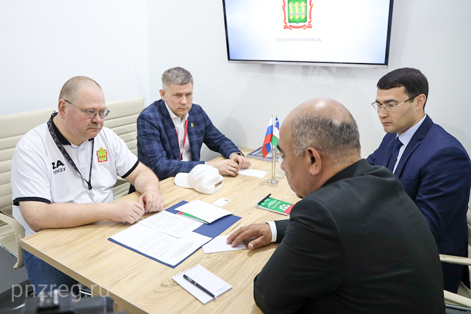 Олег Мельниченко подписал с хокимом Ташкентской области Зойиром Мирзаевым соглашение о сотрудничестве