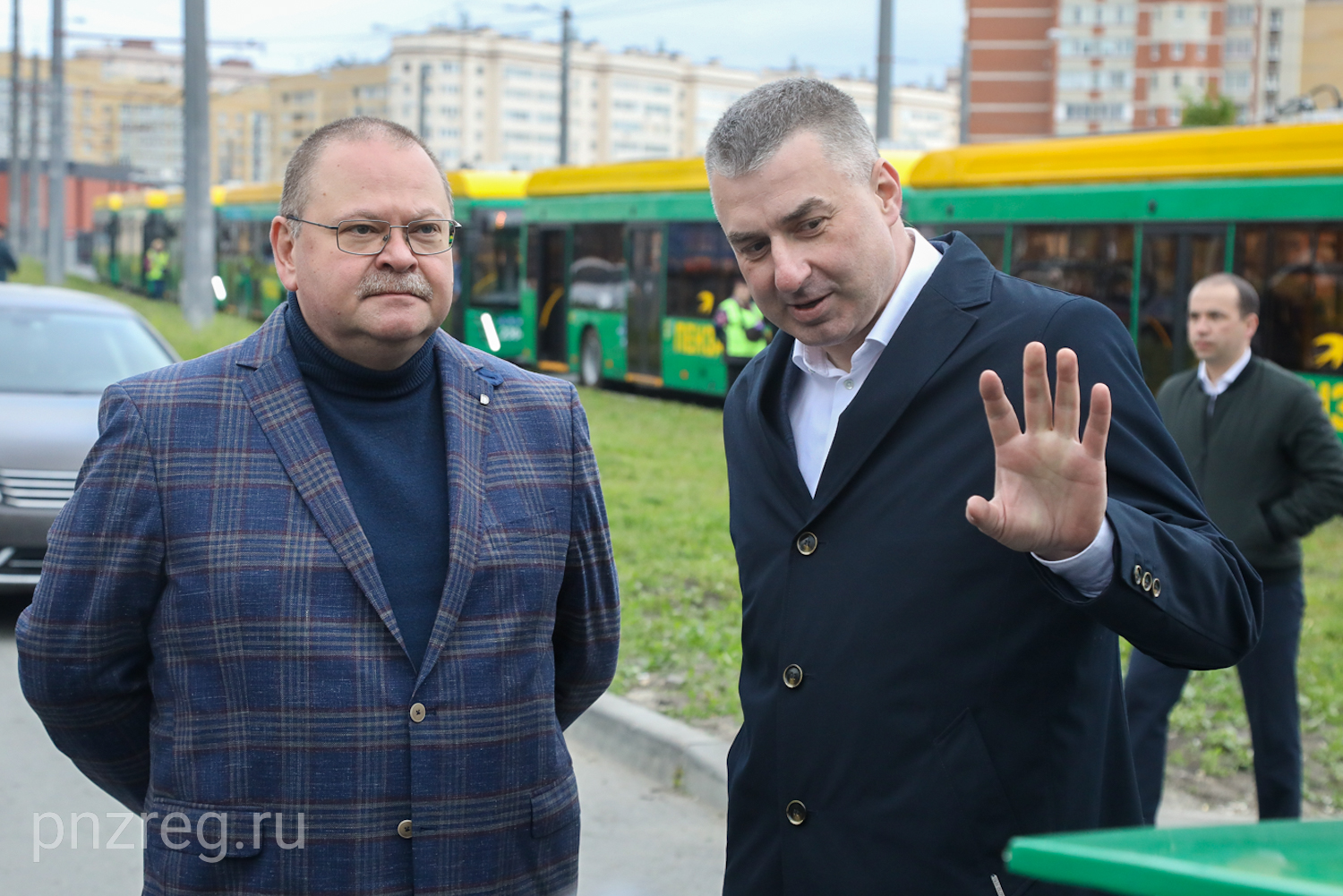Олег Мельниченко лично оценил новые пензенские троллейбусы