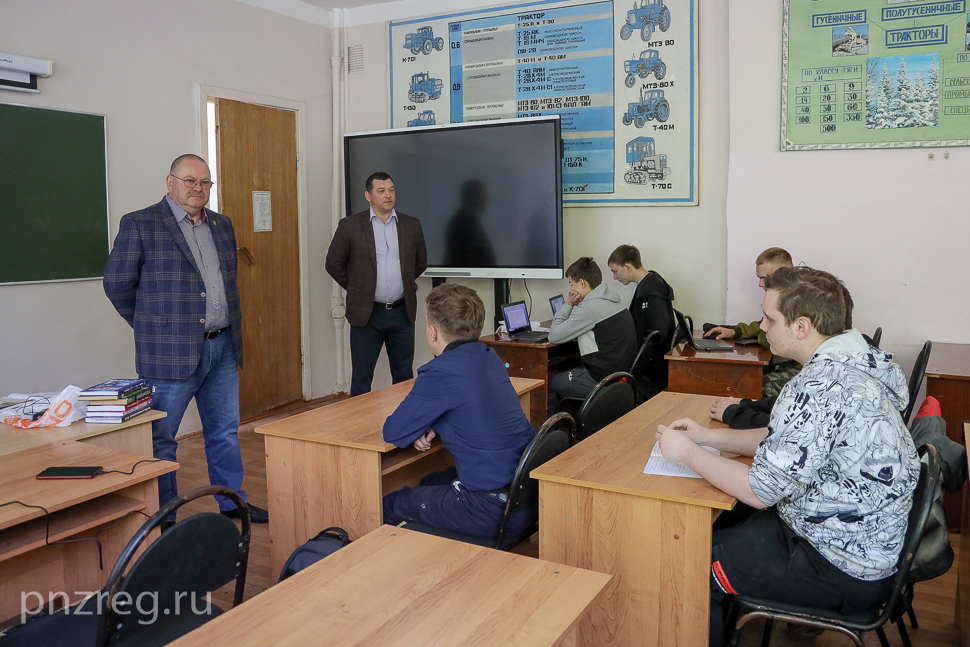 По поручению губернатора образовательные учреждения в Сосновоборске подготовят к ремонту