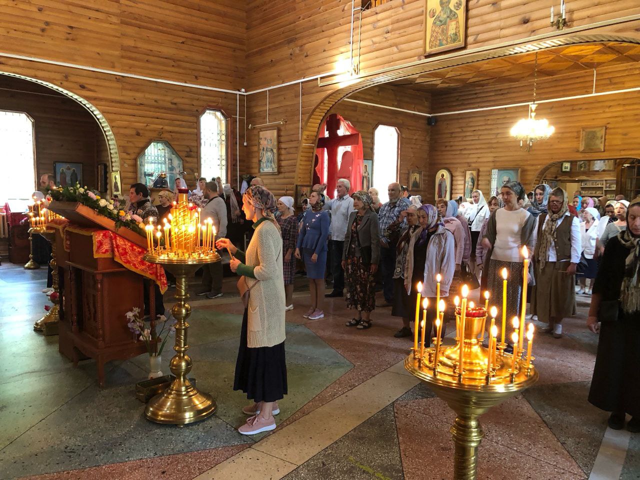 Более 200 православных верующих в Ахунах встретили праздник Николая Чудотворца