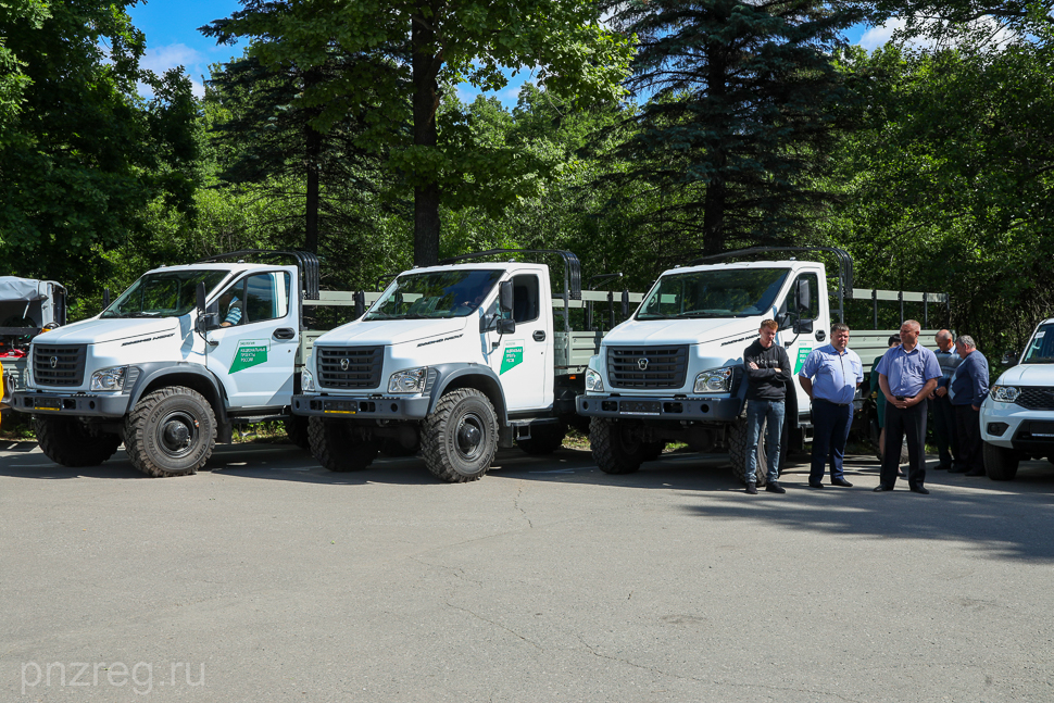 Министерству лесного хозяйства вручили новые спецмашины