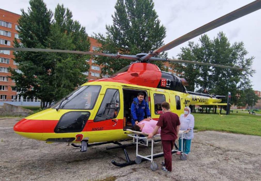 Пациента с острой сердечной патологией доставили в пензенскую больницу вертолетом