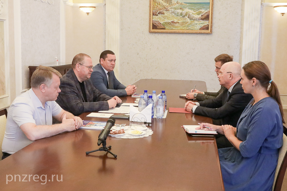 Пензенский губернатор встретился с советником-посланником посольства РФ в Казахстане