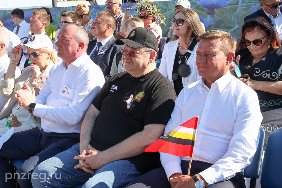Мельниченко посетил фестиваль «Александрия собирает друзей» и праздник «Купалье» в Беларуси