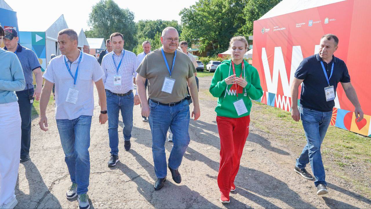 Губернатор Олег Мельниченко посетил форум «iВолга» и пообещал вдвое увеличить финансирование проектов-победителей