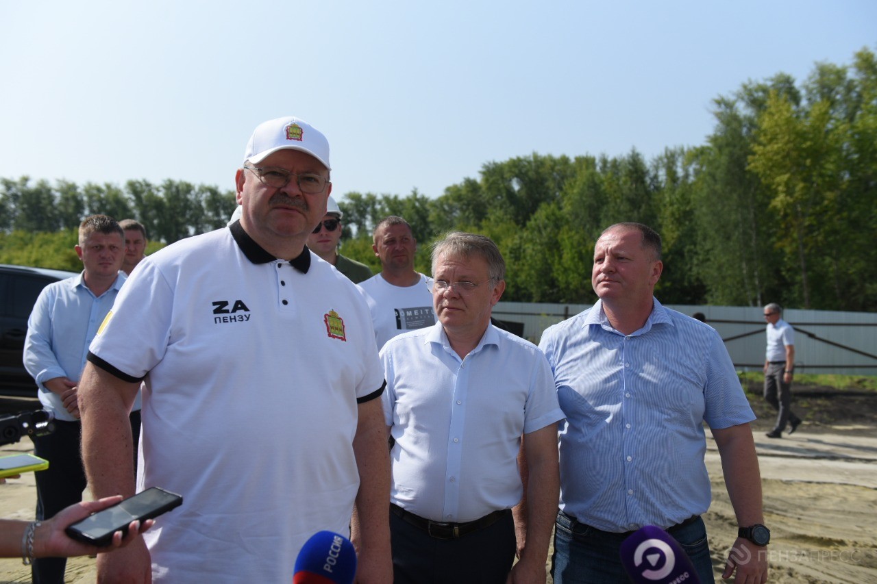 Губернатор Олег Мельниченко поручил сдать новую школу в Заре к 1 сентября 2024 года