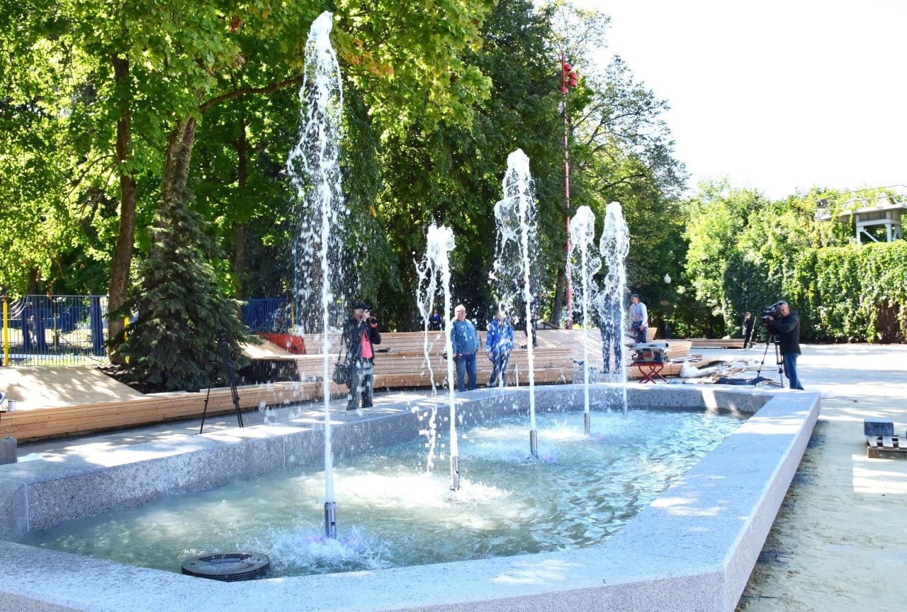 В пензенском парке Белинского успешно провели пробный пуск фонтана