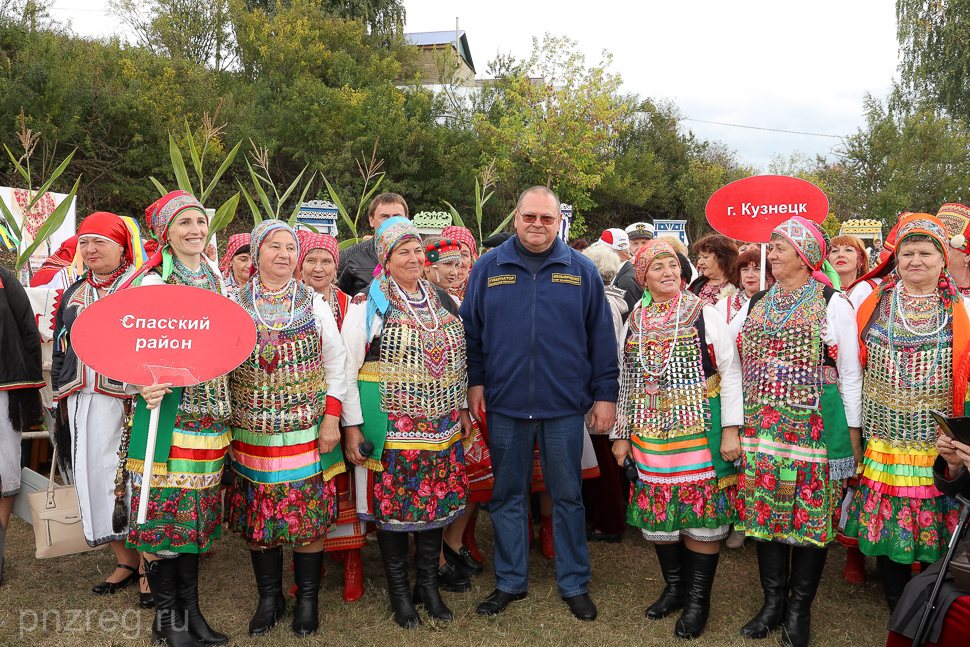 Олег Мельниченко посетил фестиваль мордовской культуры