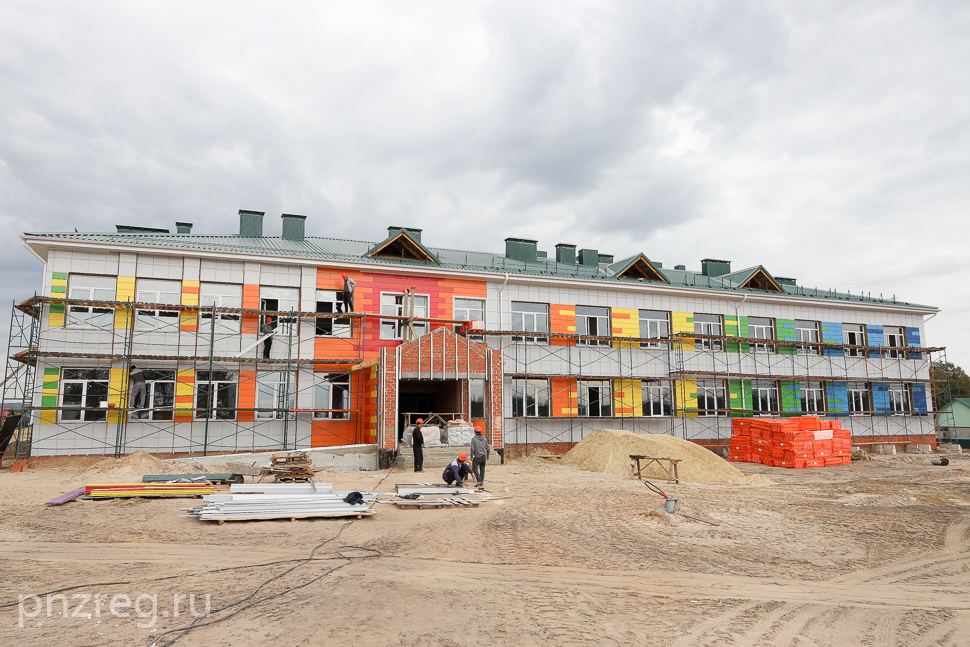Пензенского губернатора устроили темпы строительства школы в Большом Вьясе