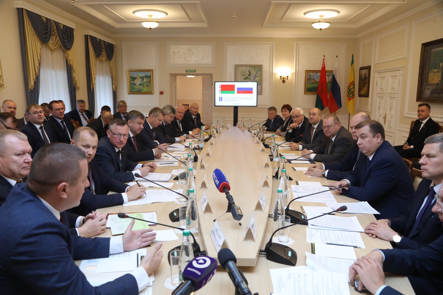 Олег Мельниченко и Дмитрий Крутой приняли участие в заседании рабочей группы по сотрудничеству Пензы и Беларуси