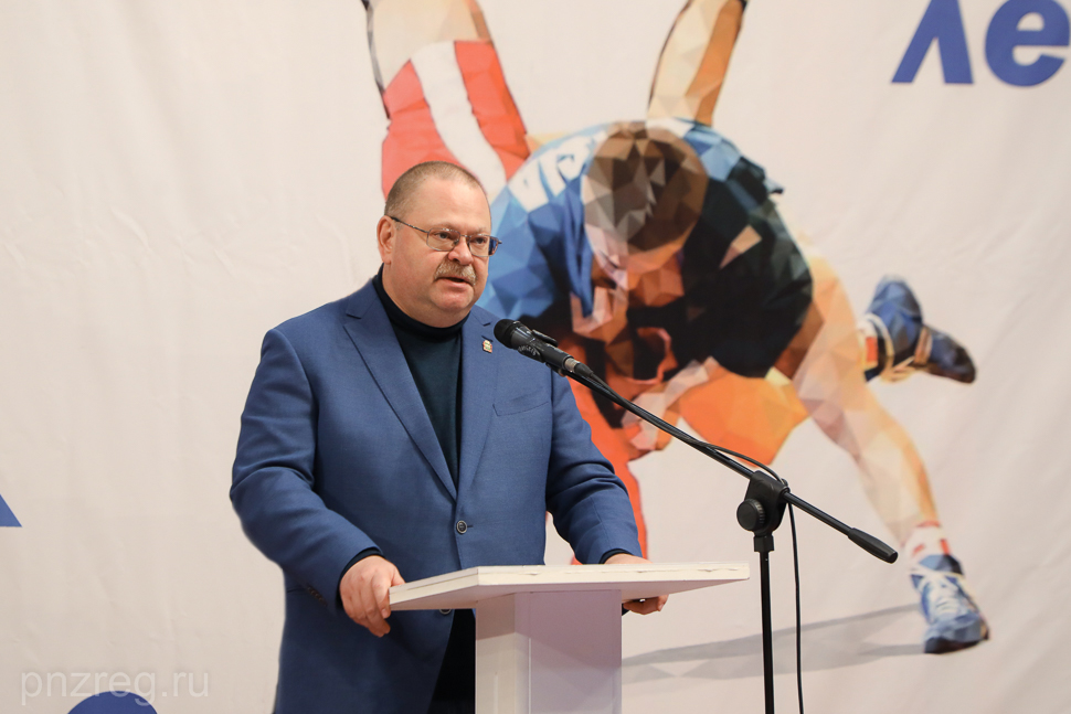 Губернатор Олег Мельниченко дал старт соревнованиям в честь Всероссийского дня самбо