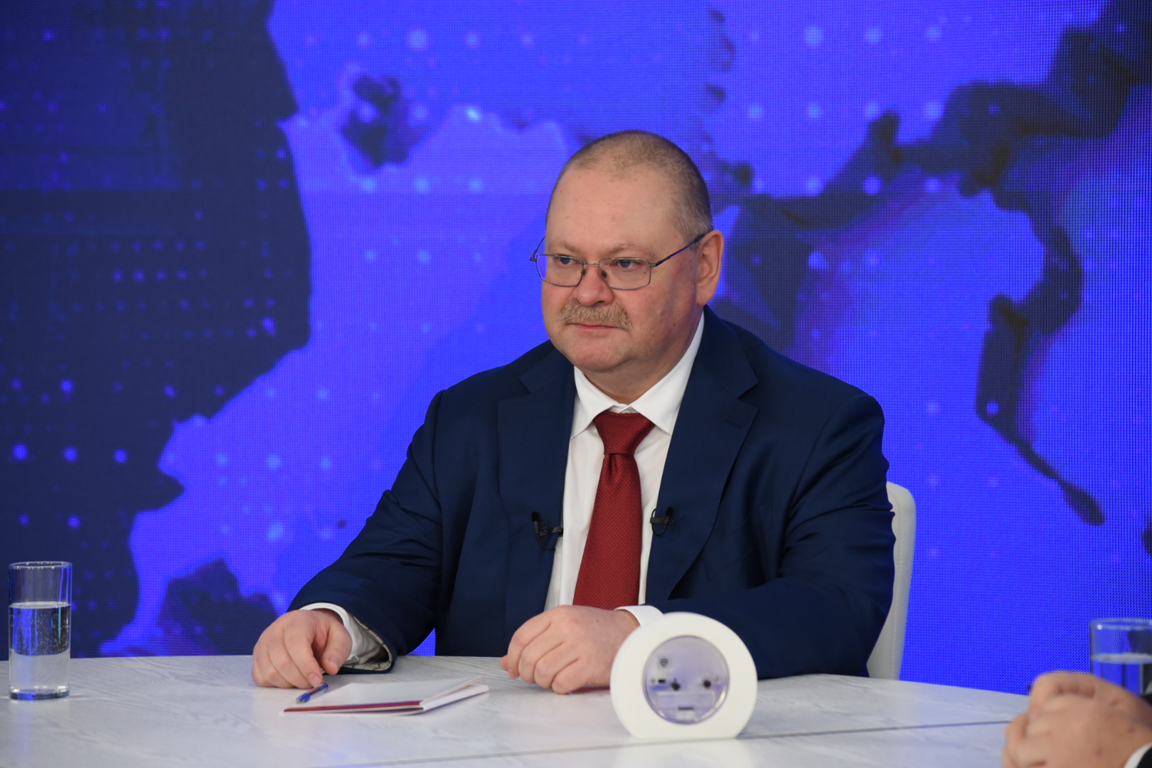 Губернатор Олег Мельниченко поздравил энергетиков с профессиональным праздником