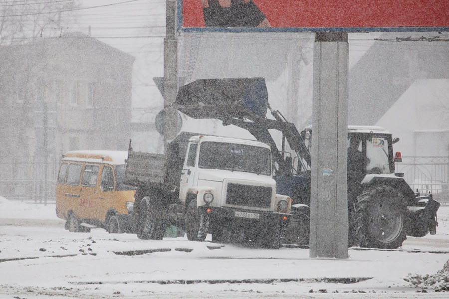 Губернатор Олег Мельниченко потребовал быстрее очищать от снега пензенские дороги