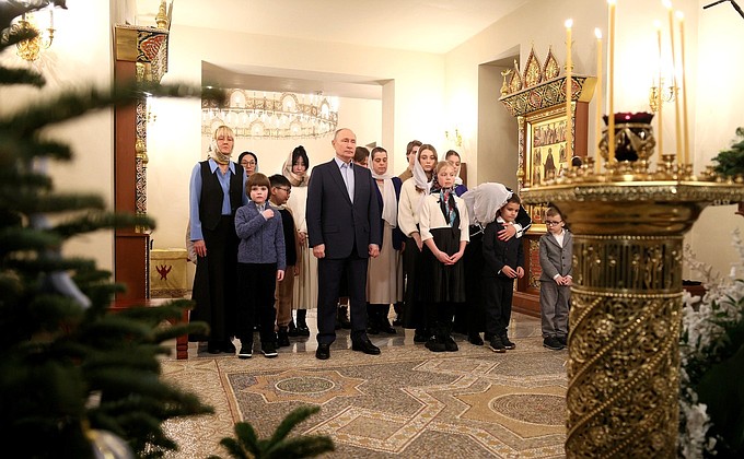 Владимир Путин встретил Рождество вместе с семьями военнослужащих, погибших в ходе СВО