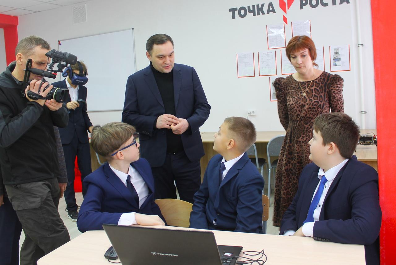 Министр образования Пензенской области побывал в капитально отремонтированной школе в Бессоновке