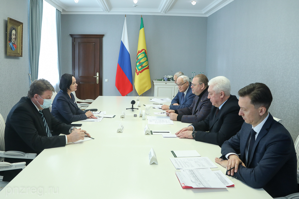 Пензенский губернатор встретился с руководством «ТНС энерго»