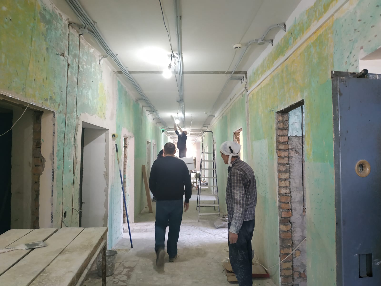 Глава пензенского минздрава проверил ход ремонта Башмаковской районной больницы