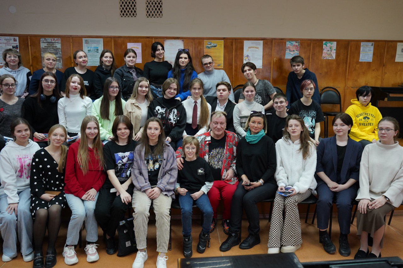 Студенты Пензенского музыкального колледжа встретились с Сергеем Пенкиным