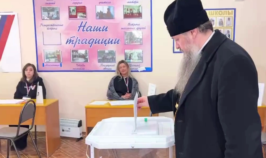 Митрополит Серафим принял участие в голосовании на выборах президента России