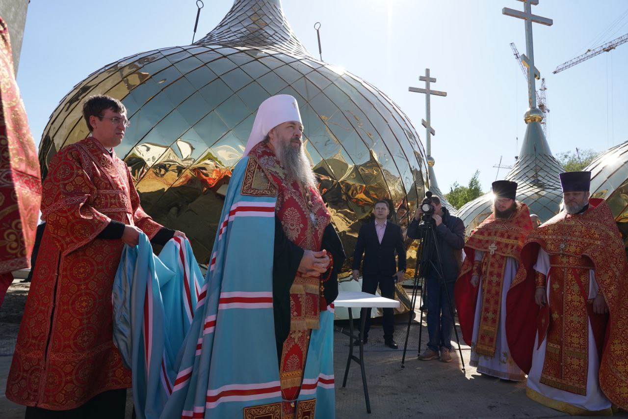 Митрополит Серафим провел первую праздничную службу в новом храме Пензы