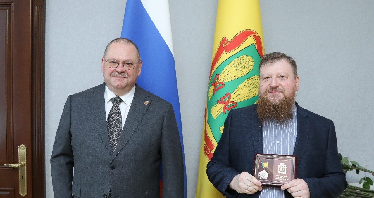 Пенза-Онлайн — Заместитель гендиректора «Экспресса» Андрей Шеянов награжден  орденом «За заслуги перед Пензенской областью» III степени. Влад Языков