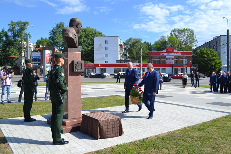 В день памяти Василия Бочкарева в Пензе состоялось возложение цветов к его бюсту