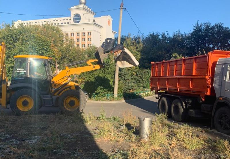 В Пензе с начала месячника по благоустройству убрали 14,9 тыс. кубометров мусора