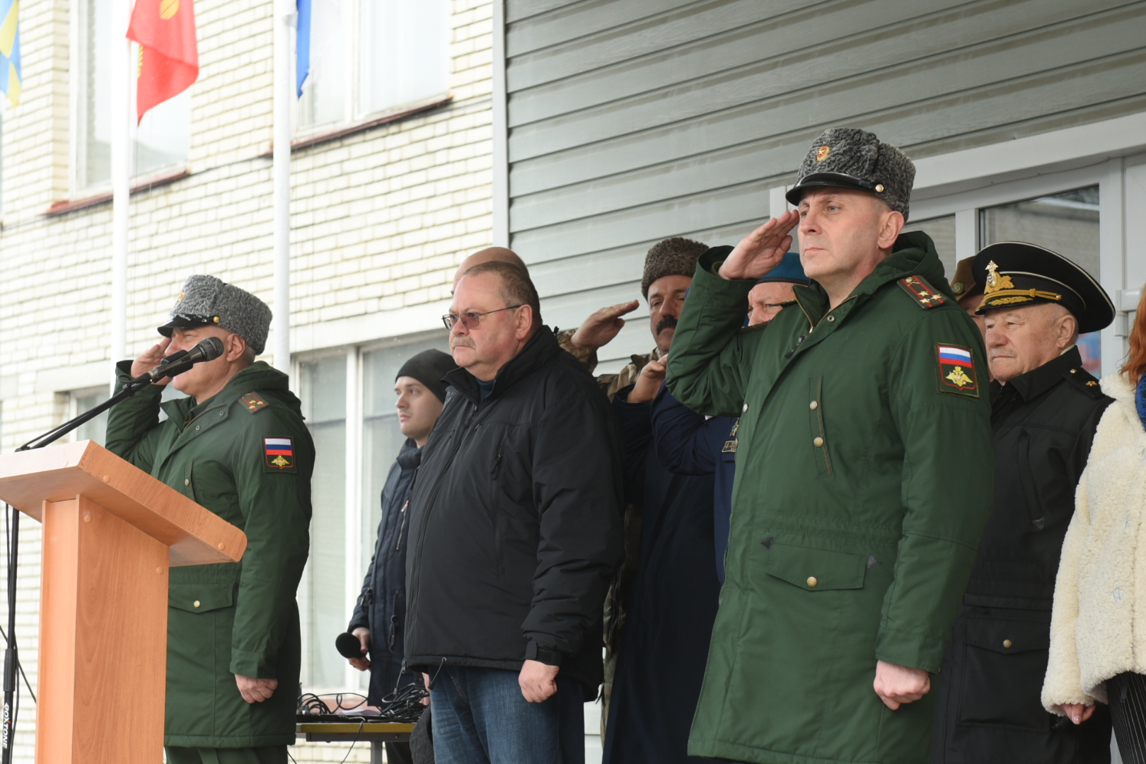 Пензенский губернатор принял участие в торжественных проводах в День призывника