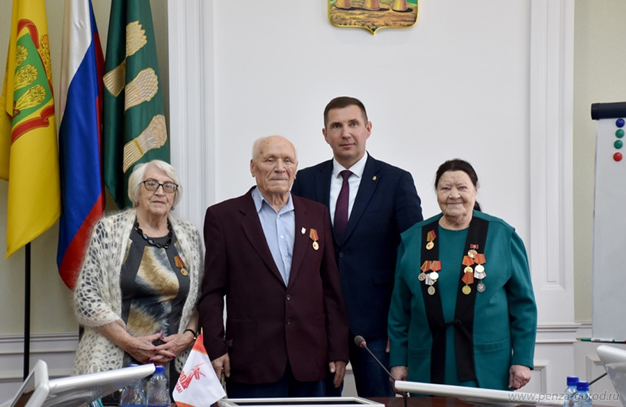 Пензенским ветеранам вручили юбилейные медали в честь 80-летия Победы