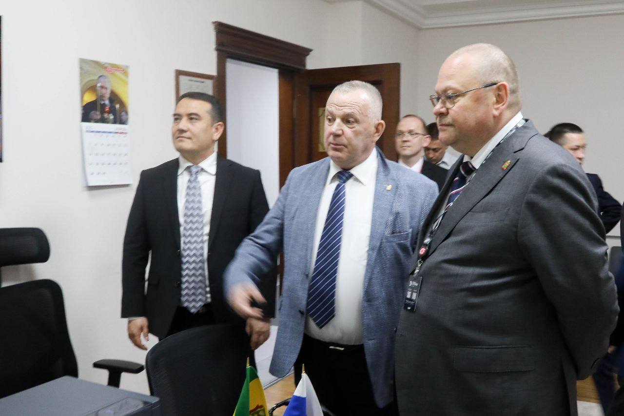 Пензенский губернатор посетил представительство региона в Ташкенте