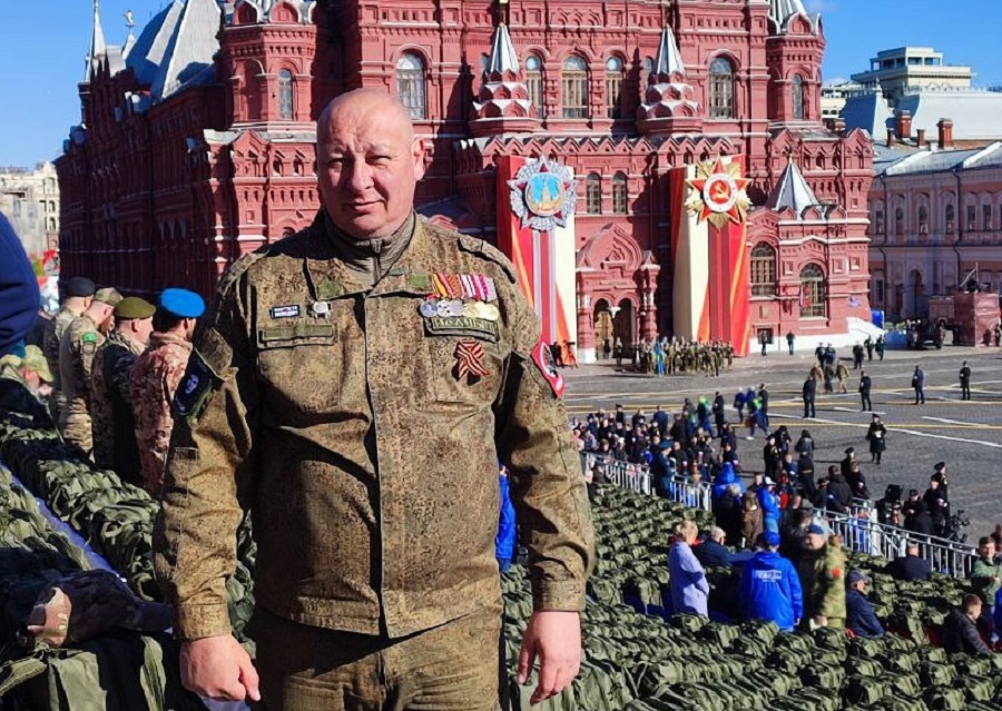 Депутат Пензенской Гордумы Виктор Смоляков поздравил пензенцев с Днем Победы с Красной площади
