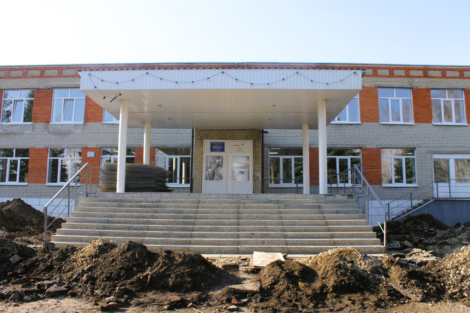 В Мокшанском районе по нацпроекту капитально ремонтируют школу