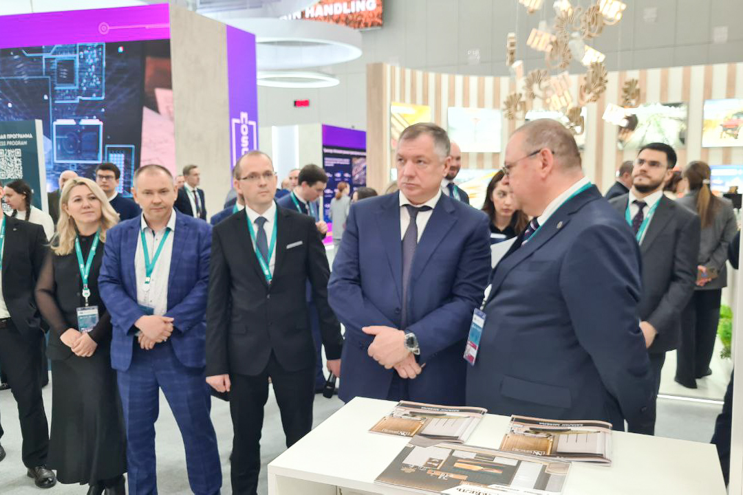 Пензенский губернатор встретился с вице-премьером на форуме в Казани