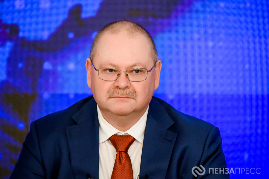 Губернатор Олег Мельниченко оценил ход работ по проекту «Мой двор» в Пензе