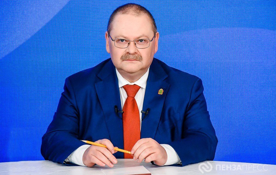 Губернатор Олег Мельниченко поздравил пензенца Марата Меликова с высокой государственной наградой