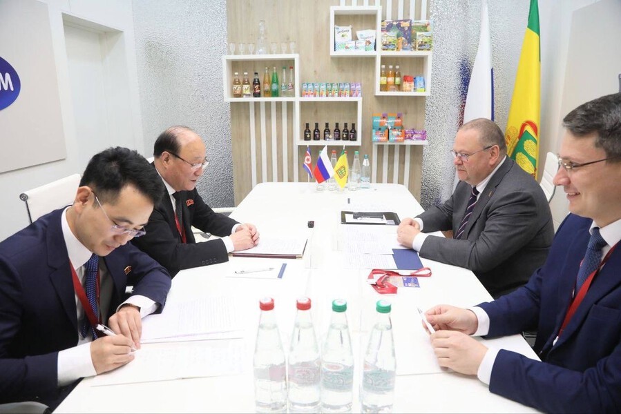 Губернатор Пензенской области Олег Мельниченко встретился с чрезвычайным и полномочным послом Корейской Народной Демократической Республики в РФ