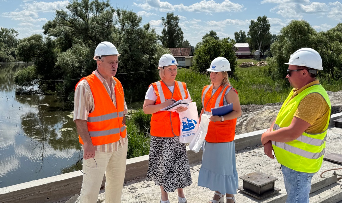 Ремонтом моста через реку Вад занимаются 11 рабочих