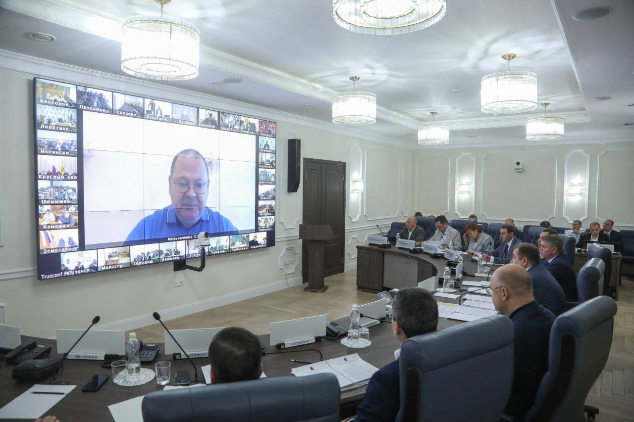 В пензенском правительстве обсудили готовность к сбору урожая