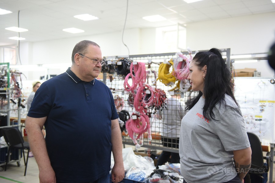 Пензенский губернатор осмотрел цех сборки жгутовой продукции для автомобильной промышленности
