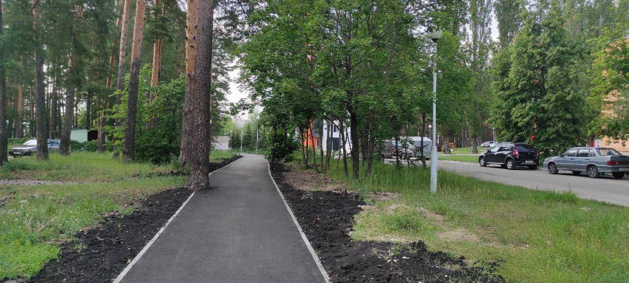 В Заречном реконструировали пешеходную зону на улице Конституции СССР