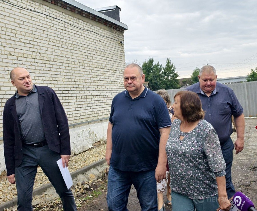 Пензенский губернатор посетил детский сад и дом культуры в Русском Камешкире