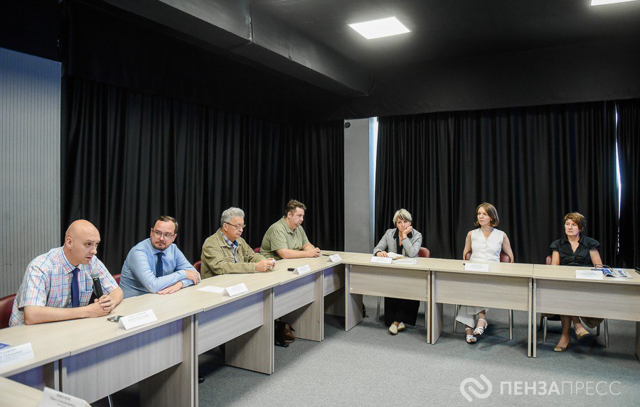 Пензенские журналисты подискутировали на тему критического мышления при отборе информации