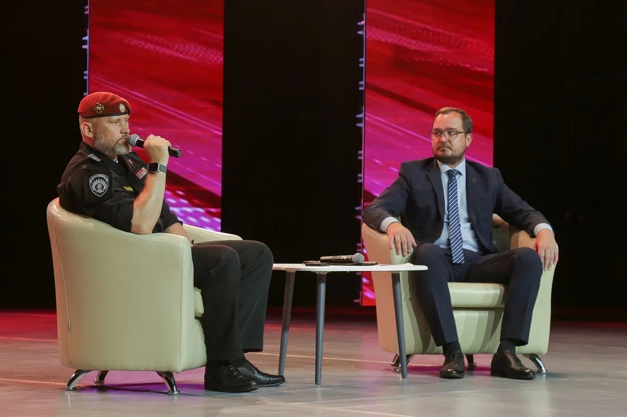 В рамках сборов «Гвардеец» прошли мастер-классы «Встреча с Героем Российской Федерации»