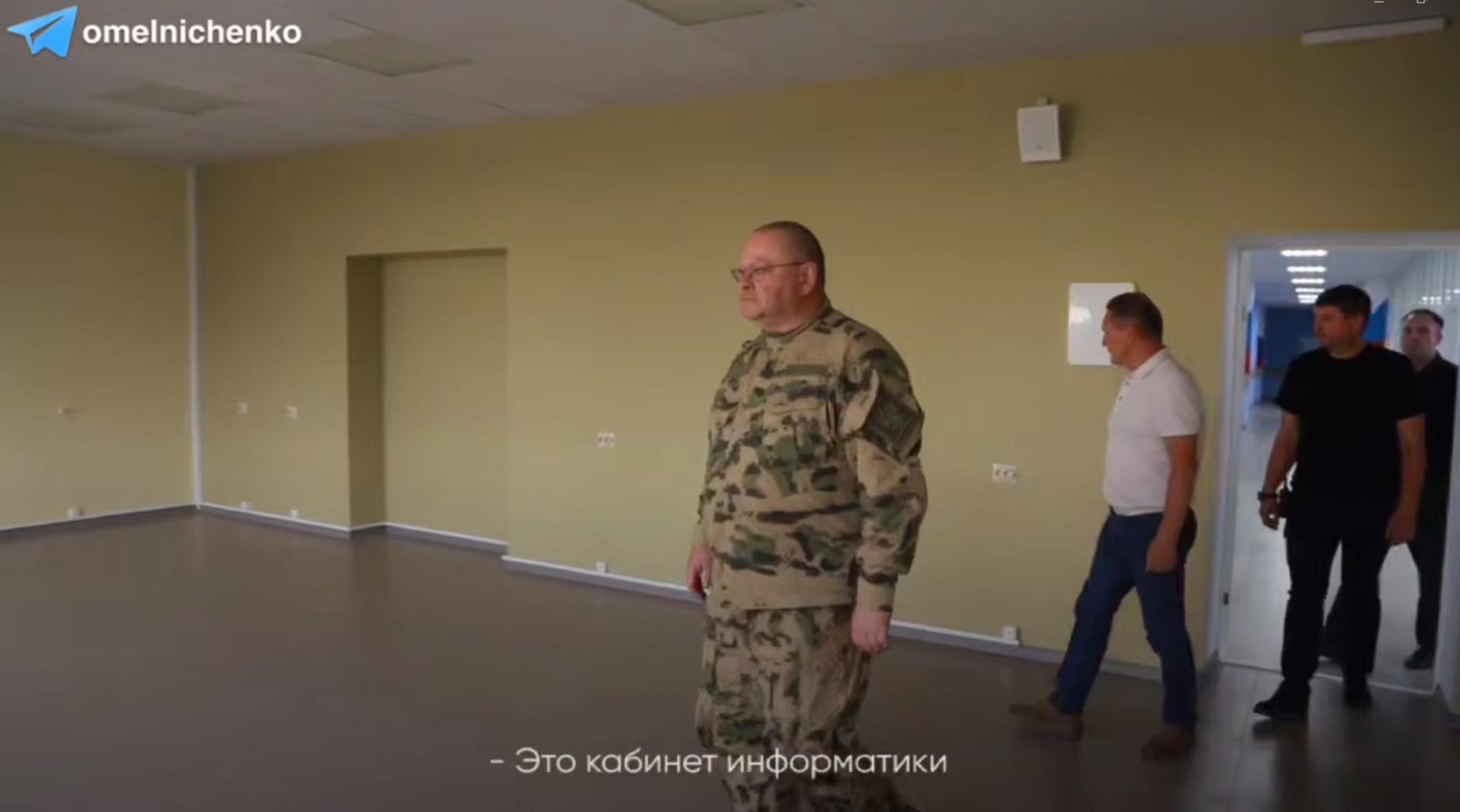 Губернатор Олег Мельниченко проверил ремонт школы в Токмаке