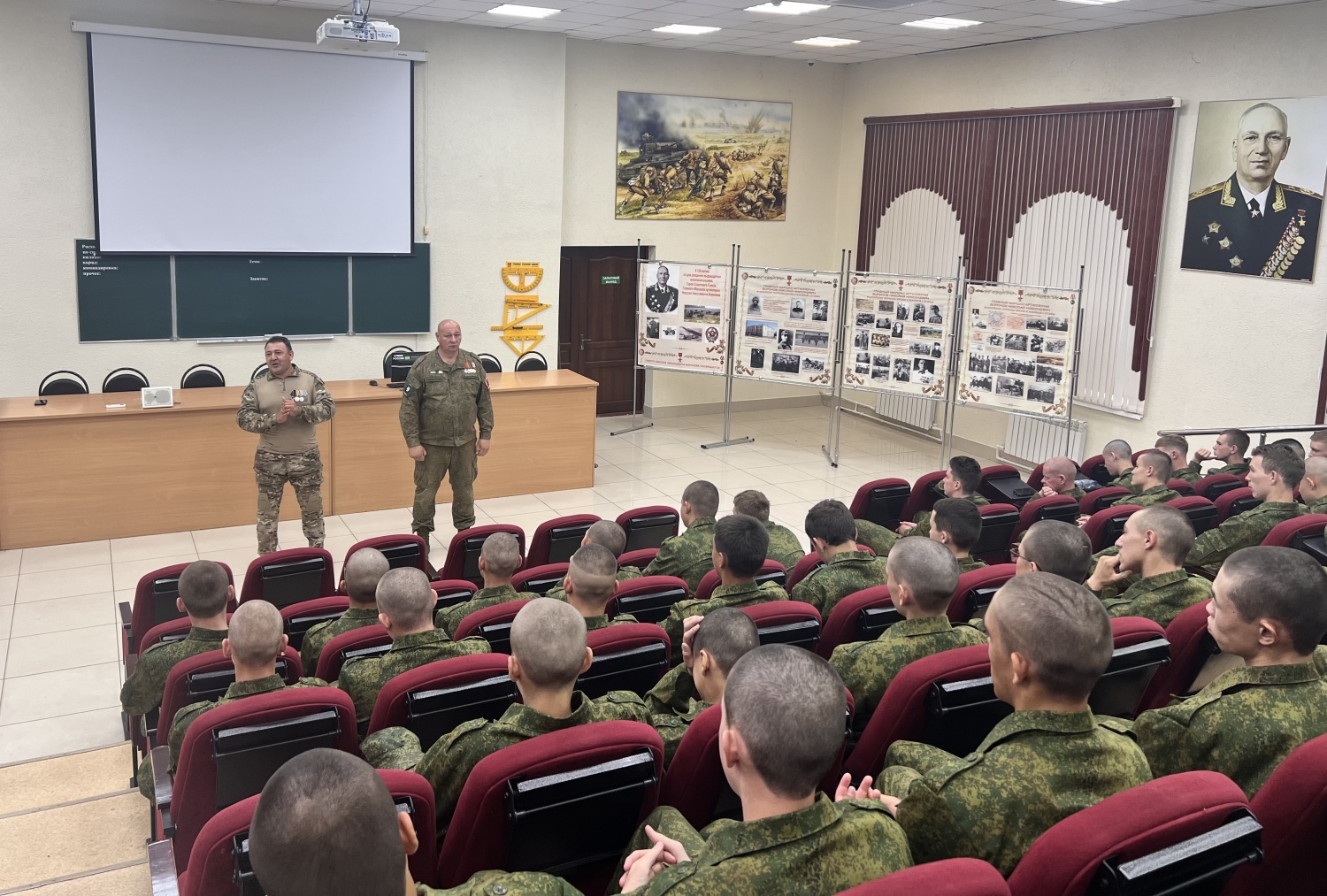 Участники сборов «Гвардеец» в Пензе встретились с ветеранами спецоперации