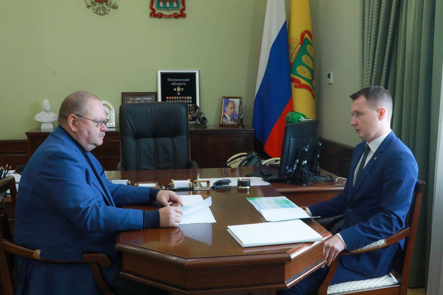 Губернатор Олег Мельниченко поддержал проект по внедрению в школах Пензы детской карты