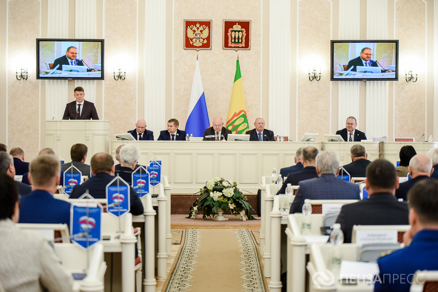 Квартиры сиротам, рабочие квоты ветеранам, новый срок оплаты ЖКУ: в пензенском Заксобрании состоялась сессия