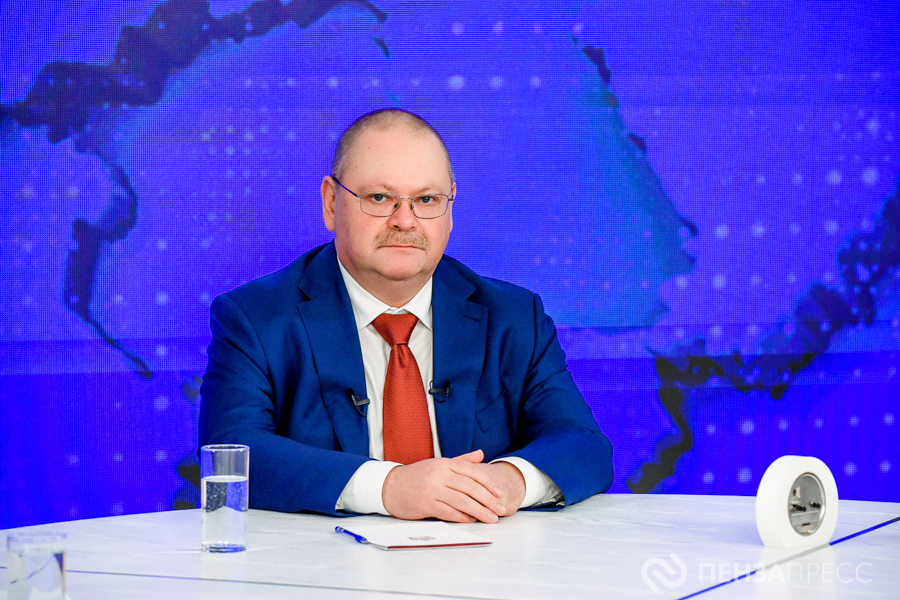 Губернатор Олег Мельниченко поздравил Софью Солуянову с победой на первенстве мира по самбо