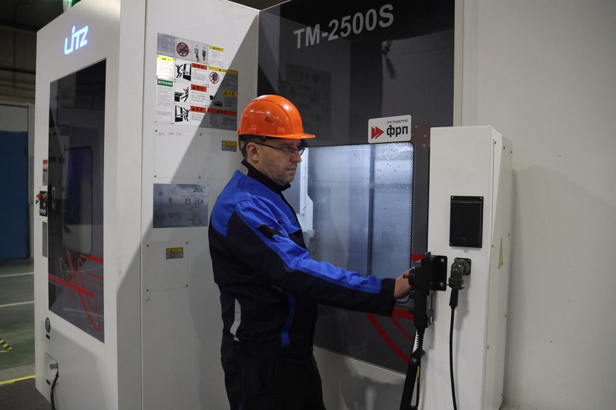 На «Пензадизельмаше» ввели в эксплуатацию новый обрабатывающий центр с ЧПУ